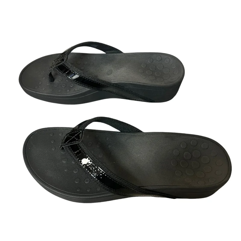 Breathable Hiking Boots Sandals Flip Flops By Vionic In Black, Size: 8