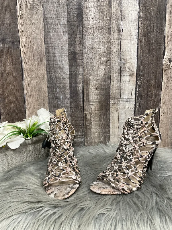 Winter Hiking Sneakers Sandals Heels Stiletto By Vince Camuto In Snakeskin Print, Size: 6 Winter Hiking Sneakers Sandals Heels Stiletto By Vince Camuto In Snakeskin Print, Size: 6