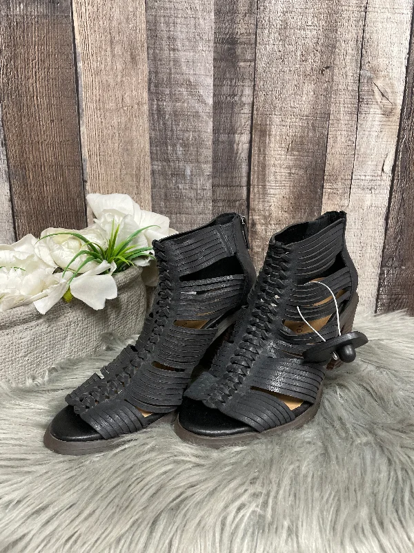 Stylish Winter Footwear Sandals Heels Block By Lucky Brand In Black, Size: 6