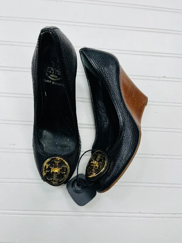 Casual Walking Boots Sandals Heels Wedge By Tory Burch In Black, Size: 7