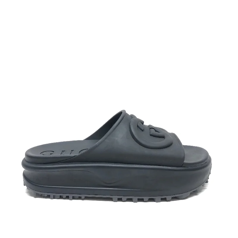 Comfortable Running Sneakers Sandals Luxury Designer By Gucci In Black, Size: 10.5