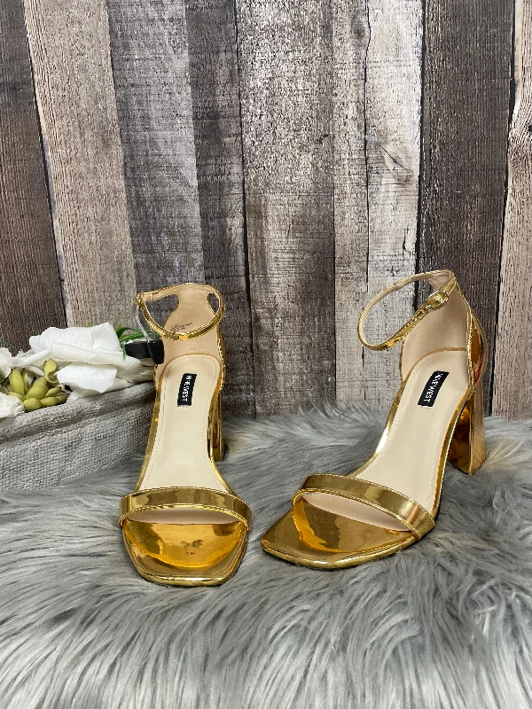 Stylish Running Footwear Sandals Heels Block By Nine West In Gold, Size: 8.5