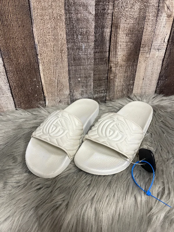 Luxury Hiking Shoes Sandals Luxury Designer By Gucci In White, Size: 10