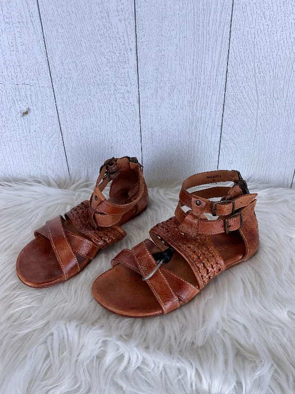 Comfortable Winter Sandals Sandals Designer By Bed Stu In Brown, Size: 6