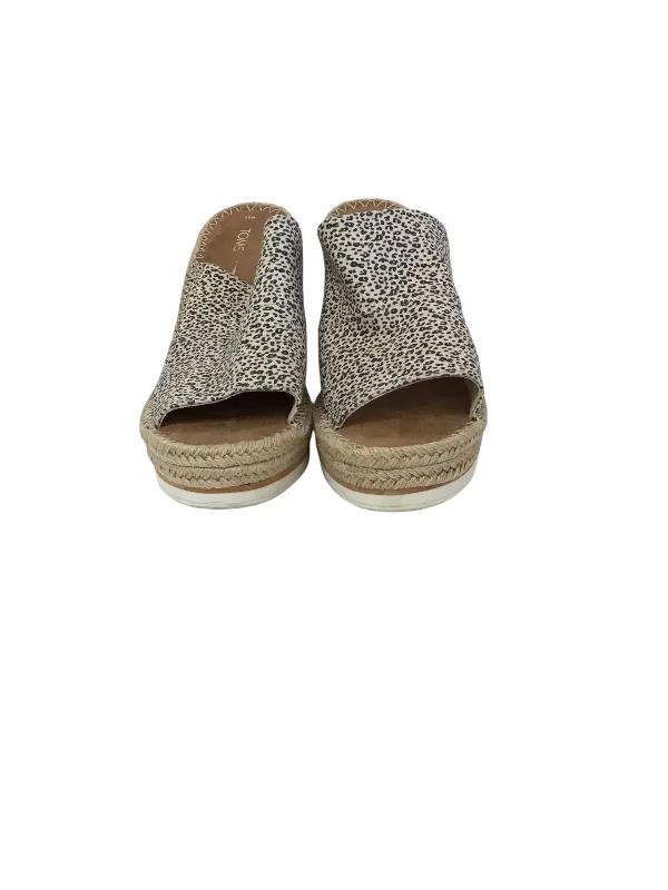 Waterproof Sports Shoes Sandals Heels Wedge By Toms In Animal Print, Size: 9.5