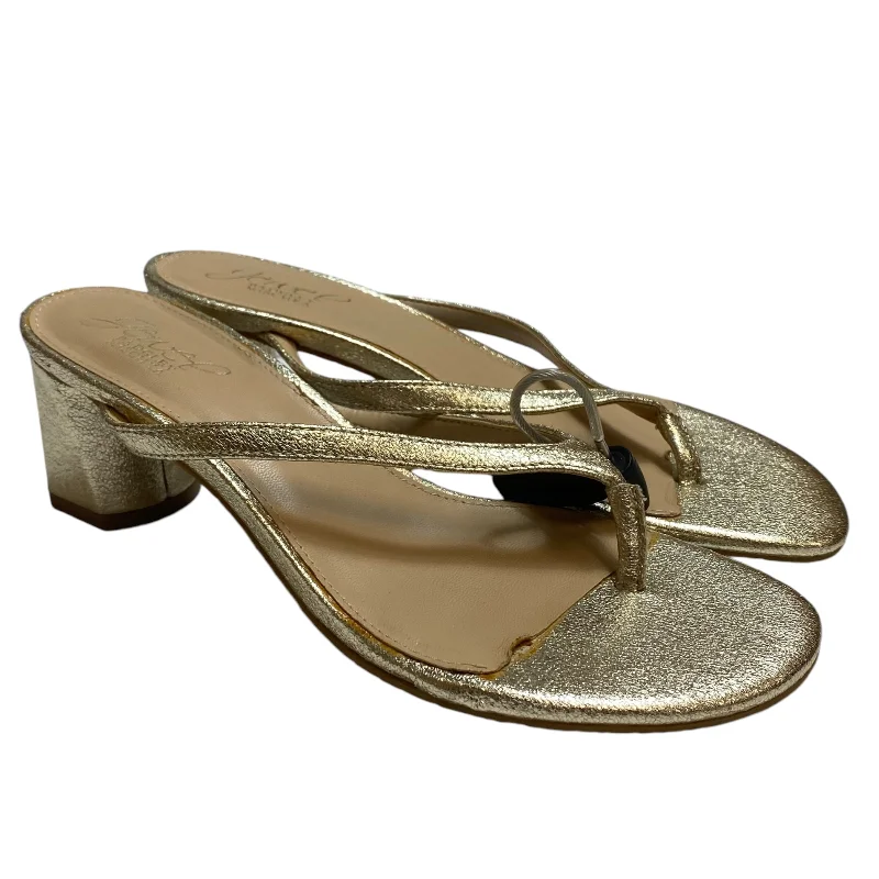 Trendy Sports Footwear Sandals Designer By Badgley Mischka In Gold, Size: 7.5