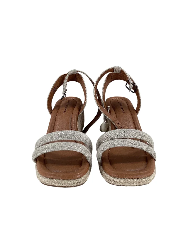 Comfortable Hiking Sandals Sandals Heels Wedge By Lucky Brand In Cream, Size: 8