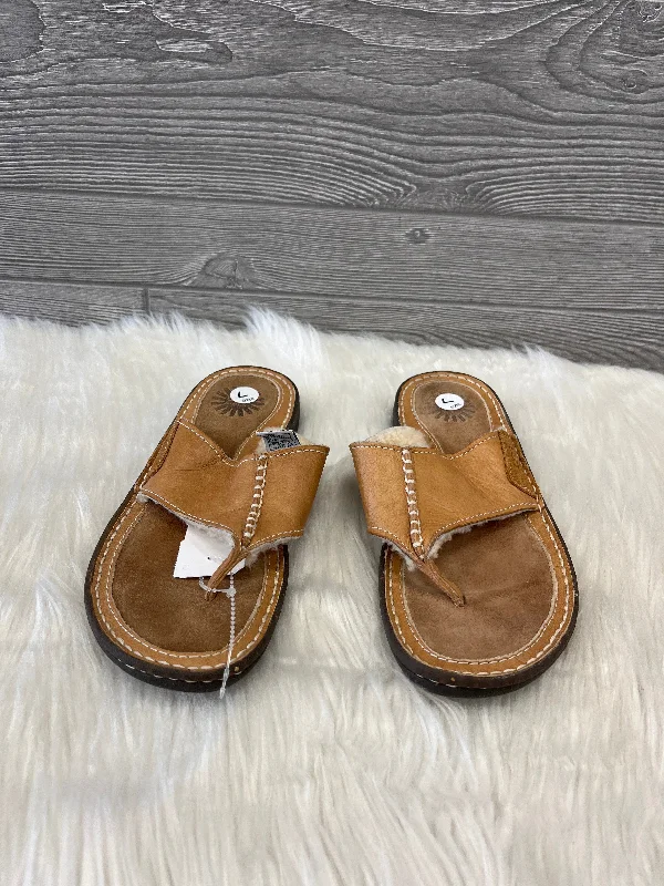 Slip-On Winter Shoes Sandals Flip Flops By Ugg In Tan, Size: 7