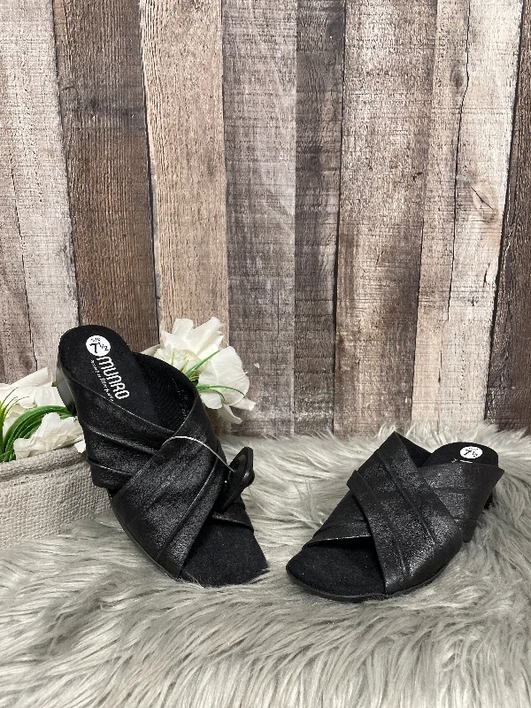 Durable Running Sandals Sandals Heels Block By Munro In Black, Size: 7.5