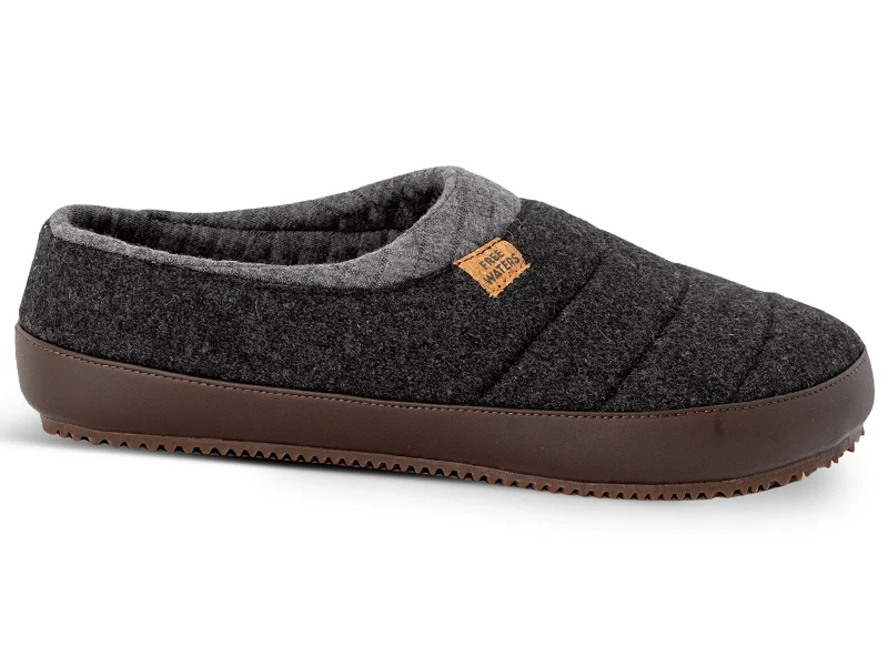 Waterproof Sports Shoes Freewaters Jeffrey Quilted - Mens Slipper