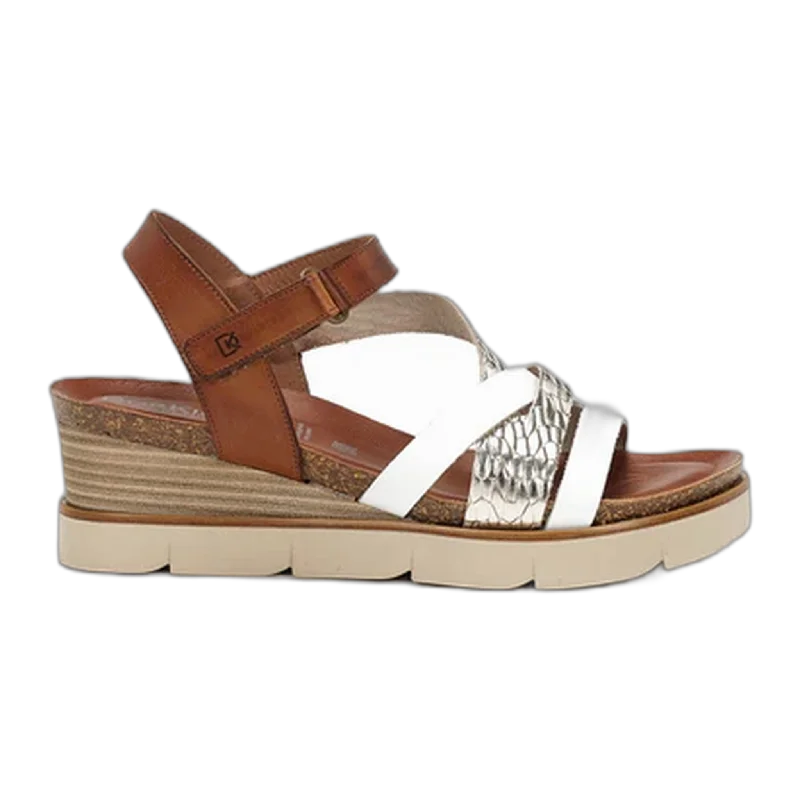 Comfortable Hiking Footwear Agnes D9055