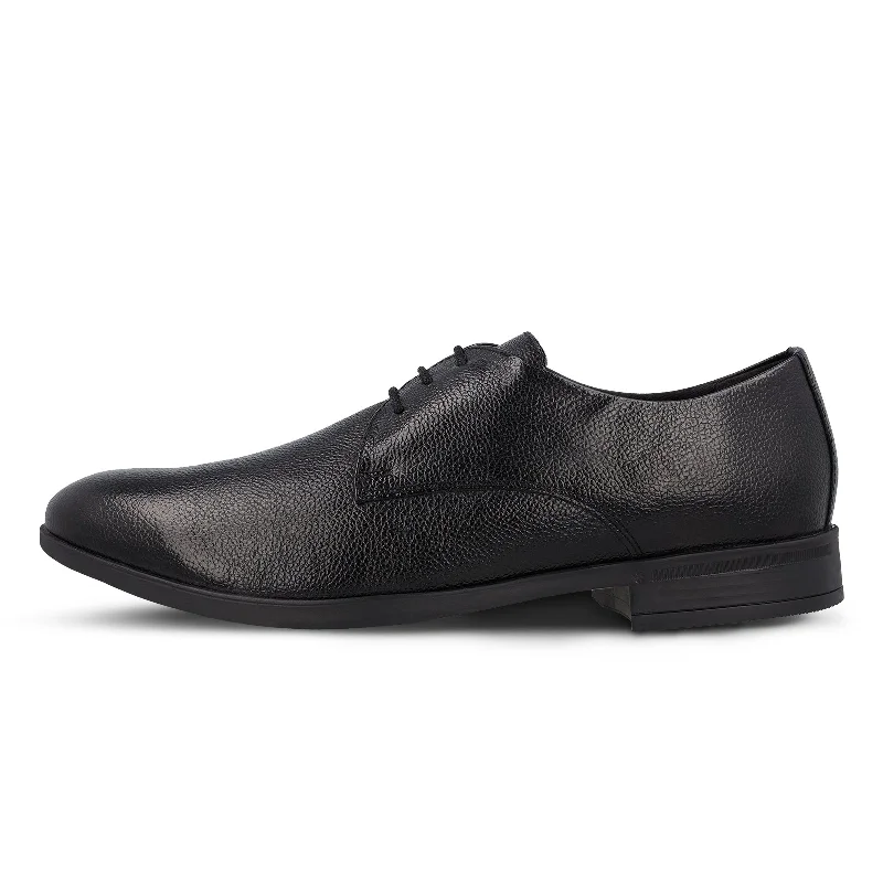 Sporty Hiking Shoes Walkaroo Leather Men formals Shoes - WF6051 Black